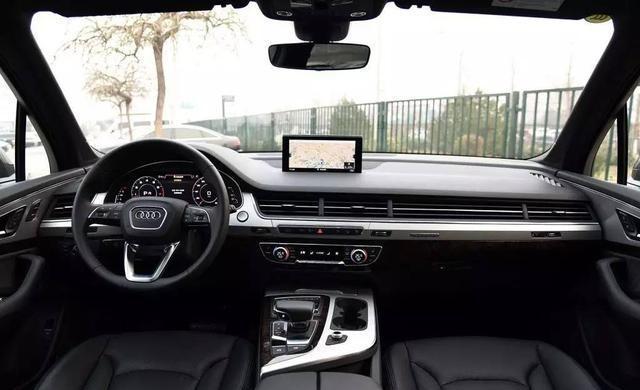 车长5m尺寸稳胜X5和XC90, 但它比卡宴还便宜13万!