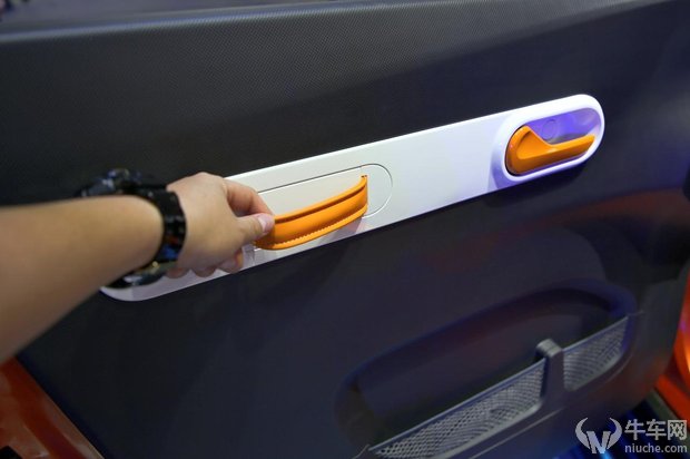 广州车展：陆地小精灵 尼欧Ⅱ电动微型车车展实拍