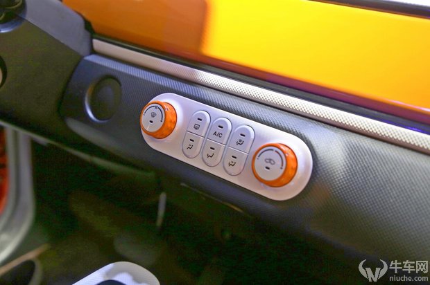 广州车展：陆地小精灵 尼欧Ⅱ电动微型车车展实拍