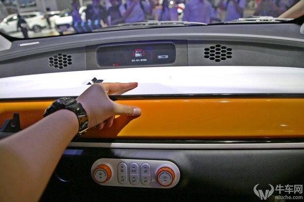 广州车展：陆地小精灵 尼欧Ⅱ电动微型车车展实拍