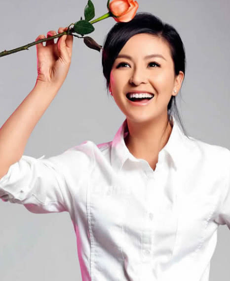 曾是于正的黄金女配，被土豪狂追10年终被感化，如今为爱隐退！