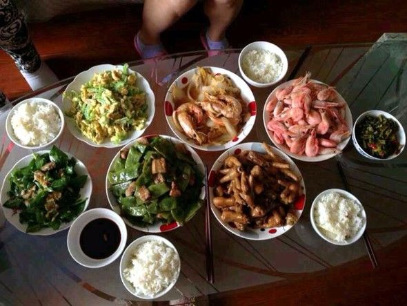 婆婆夸儿媳妇做饭好吃,让女儿一家来蹭饭,母女俩的对话媳妇哭了