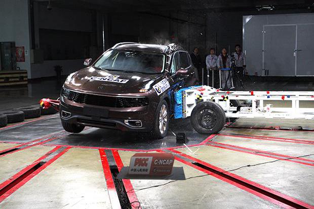 2018年第一批碰撞测试成绩公布，领克01以五星半的成绩拔得头筹