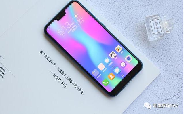 华为新品荣耀play对比老大哥荣耀10 选择真让