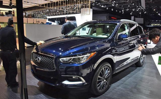 整车进口七座, 两吨重仅十个油, 却比雷克萨斯混动便宜20万