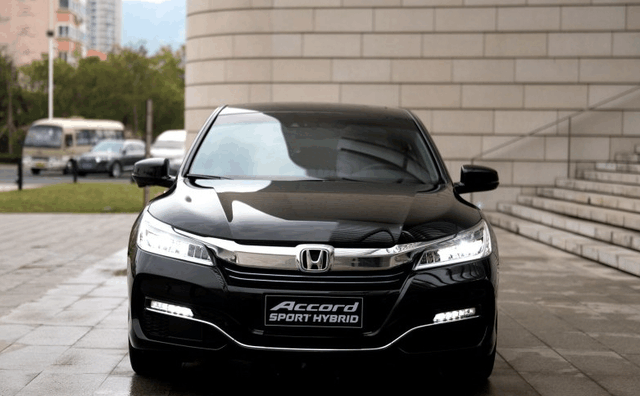 崔征谈汽车: 16款本田雅阁最高降价1.7万, 入门价格15万