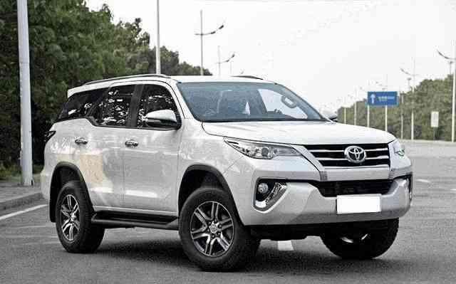 丰田不再低调！号称普拉多亲兄弟，配四驱完胜汉拉达！