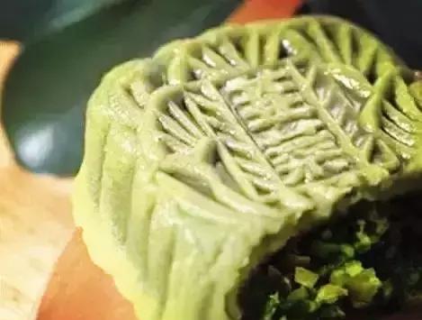 前方高能，17种奇葩月饼大集合！武汉伢给跪了，哪一种你吃过？