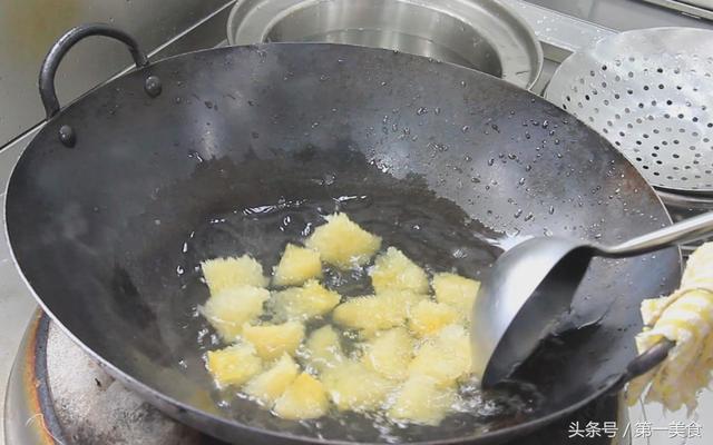 大厨分享银耳汤做法,详细指出银耳泡发技巧、火候以及用时!
