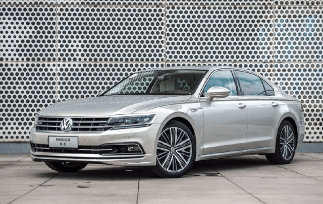 连降5万, 拥有“换标奥迪A6L”, 国产车中的最强者, 销不动了。