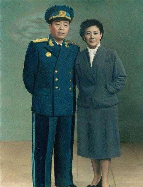 15岁参军, 唯一敢顶撞许世友开国将领, 去世后与妻子合葬南京