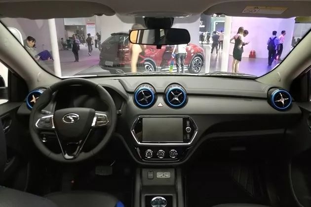 新能源中冲出一匹黑马!东南DX3 EV400