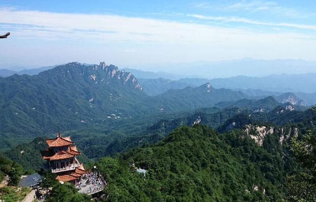大家都来说说看!是广州白云山好玩,还是洛阳白