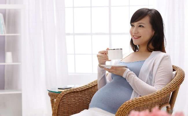 种信号,孕妈要赶紧补水,否则会影响胎儿发育!