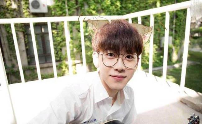 抖音男神全靠滤镜?到底长的什么样子看过照片