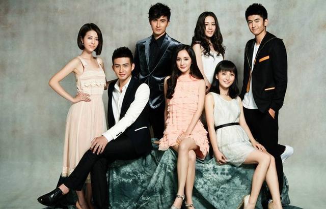 杨幂工作室又签新人了!这新人长得也太像李易峰了!