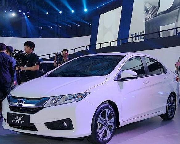 充满战斗气息的 10万元级实惠家轿——本田锋范