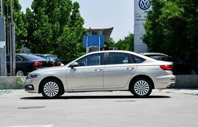 帮解答:2018朗逸手动舒适和18宝来手动舒适哪