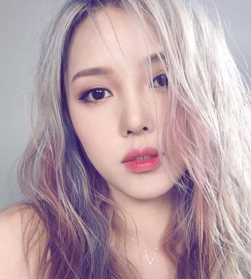 快来学习这些女明星们的美唇秘籍,防止嘴唇干裂嘴唇变肥变厚