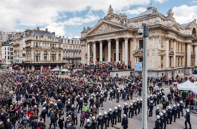 欧洲最发达国家之一,面积还没台湾大,而国内两