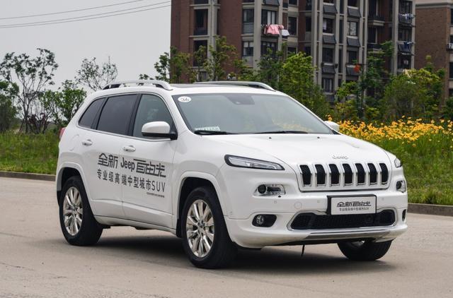 SUV的鼻祖, 直降30万, 月销万台力压汉兰达