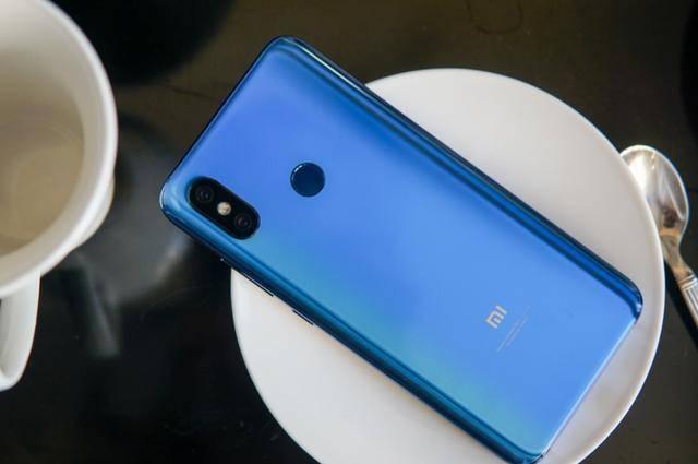 最好看的小米8蓝色版明天首卖,又将打破秒光