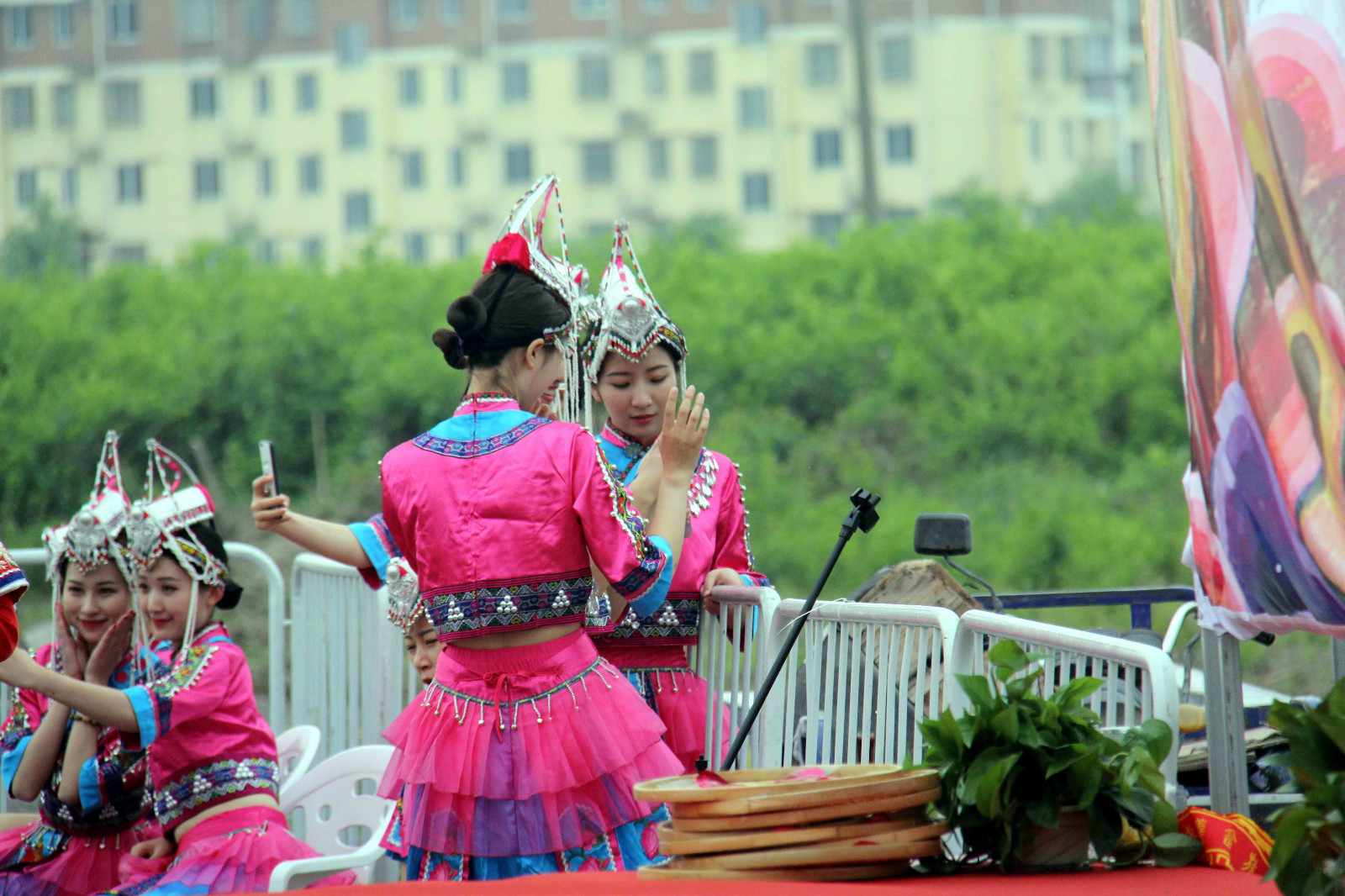 中国这个少数民族,名字读出来的人不多,女孩子