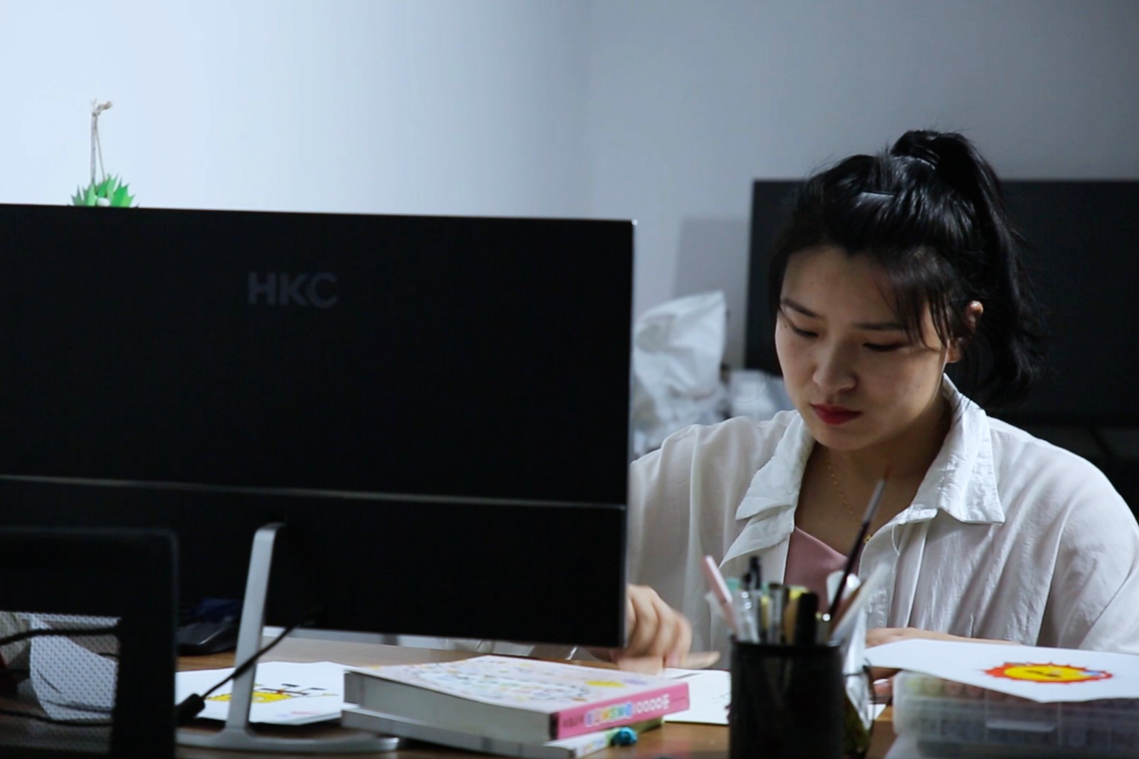 90后女孩从幼师转行做这个,月入近10万当老板