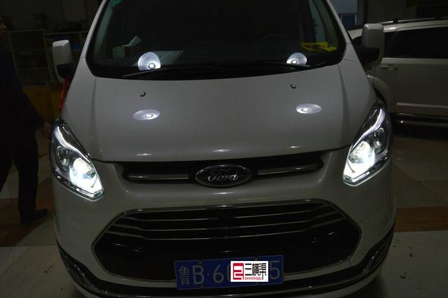 福特途睿欧爆改双光透镜，前途一片光明