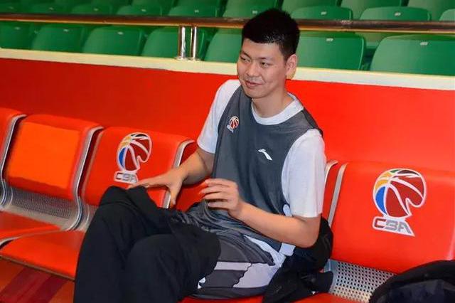 山东男篮人员大变动丁彦雨航离队赴美 下赛季