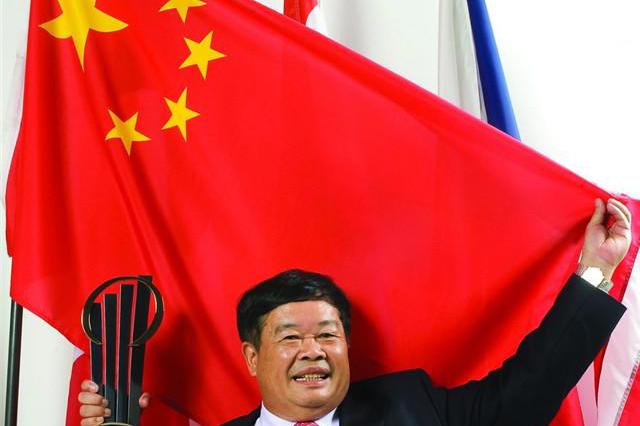 红旗L5定制版首位车主现真身，曾捐款80亿如今花600万支持国货！