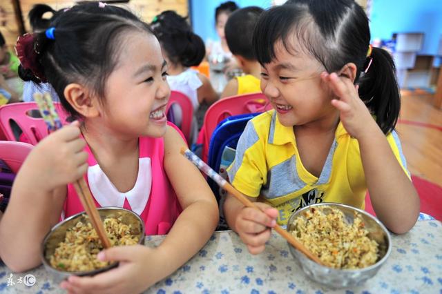 关于幼儿园的那些事,一年小小班结束,谈谈我的