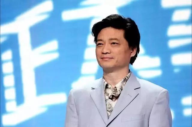 黄毅清连发十几条微博称崔永元包养情妇,微博