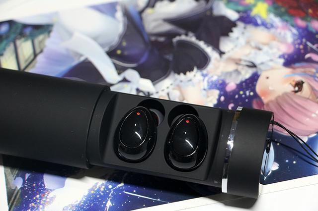 双蓝牙耳机,支持IPX5级防水,自带充电仓,续航好