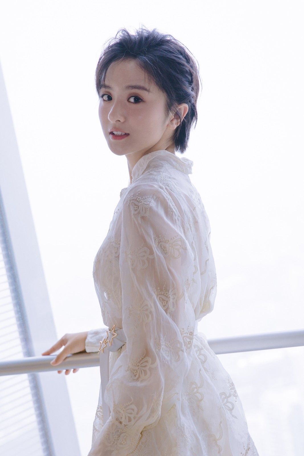 厉嘉琪亮相《流星花园》发布会 被问感情问题求助沈月