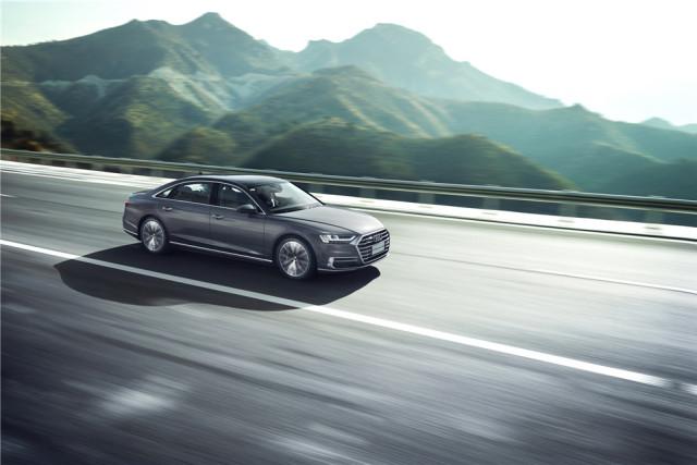 时隔8年再进化，全新奥迪A8L除了灯组还有啥变化？