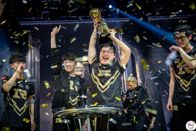 RNG夺冠最后团战语音Uzi一句话关键信息定胜