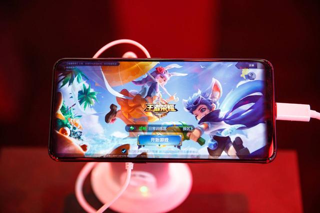 ChinaJoy现场vivo NEX秀肌肉,电竞级体验开启