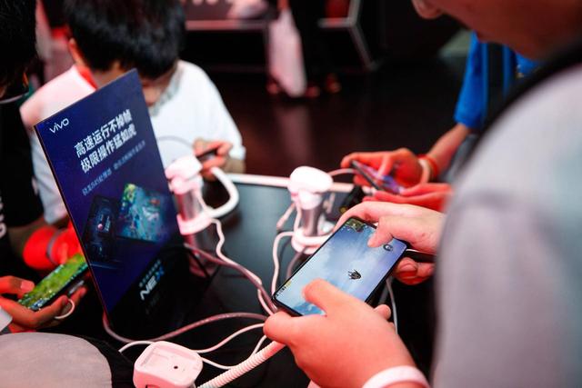 ChinaJoy现场vivo NEX秀肌肉,电竞级体验开启