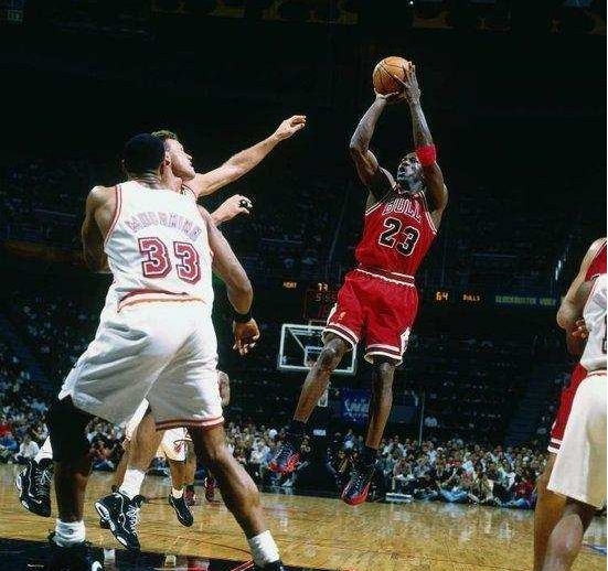 nba投篮姿势最帅的五大球星: 汤神入围, 科比仅第3, 第1无争议