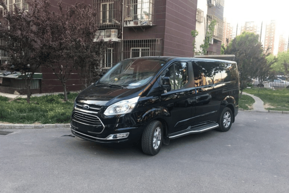 老妈一直希望买一辆丰田埃尔法, 见我买了这车, 恨不得亲我一口!