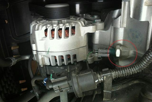 你买的捷达哪里漏机油，看看你的车中枪了吗