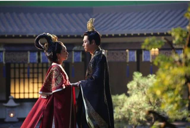 青梅竹马的宇文邕与日久生情的杨坚，谁是独孤伽罗的真爱?