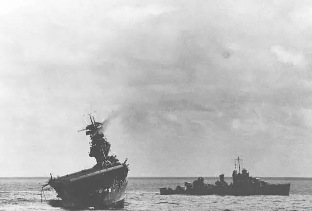它与企业号航母联手击溃日本航母部队终因再受重创于海上翻沉
