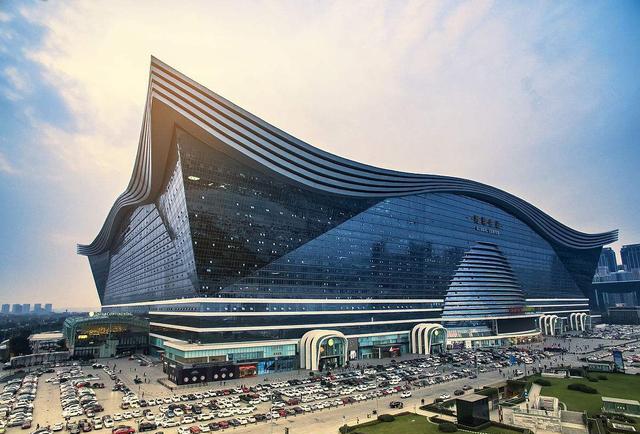 一座城市建筑和一个商人的野心--成都新世纪环球中心