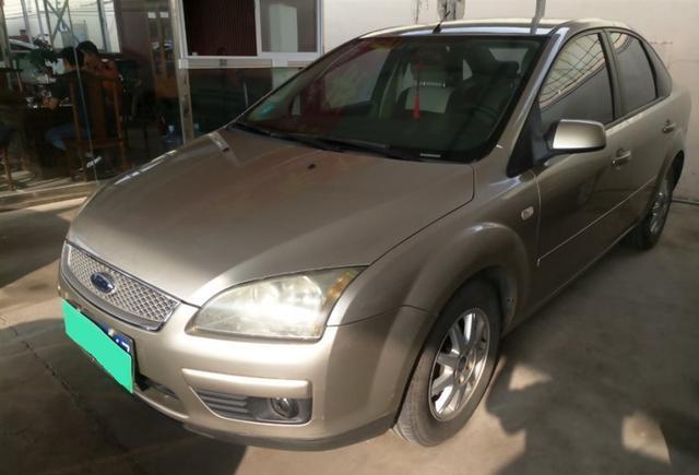 开一万元的汽车是什么体验? 三手福克斯一蹦一哒美滋滋