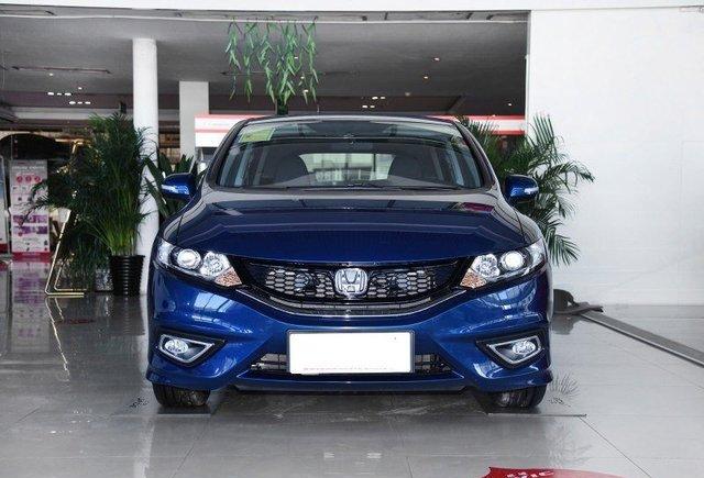 这款合资车比帕萨特便宜8万, 比捷达大上两圈, 只卖13万!