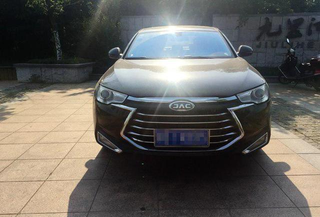 家里那辆小F蛋已经吃不消了, 为了更体面我提了国产