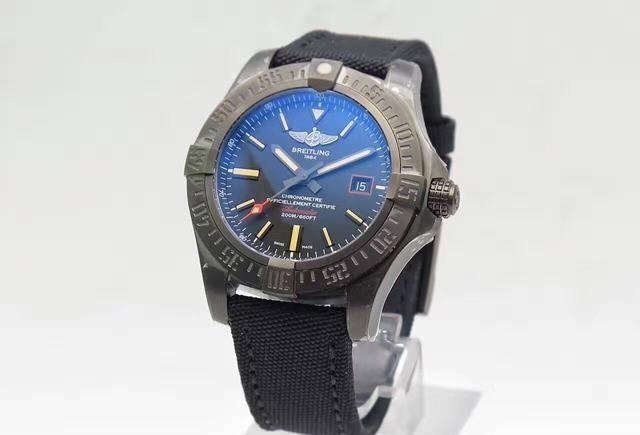 (表妹说表)百年灵复仇者黑鸟侦察机复刻表评测