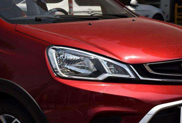 这款车油耗5L, 还带全景天窗, 才售4万